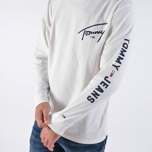 tommy-jeans-sleeve-logo-tee_2