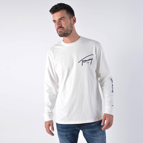 tommy-jeans-sleeve-logo-tee