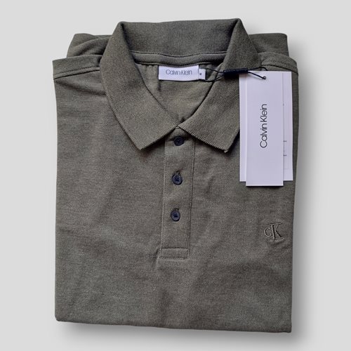 Calvin Klein Jeans חולצה פולו Smooth Cotton בצבע זית