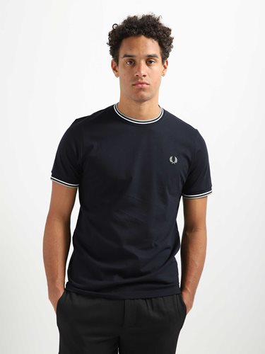 Fred Perry חולצה טי בייסיק Twin Tipped בצבע כחול כהה M1588